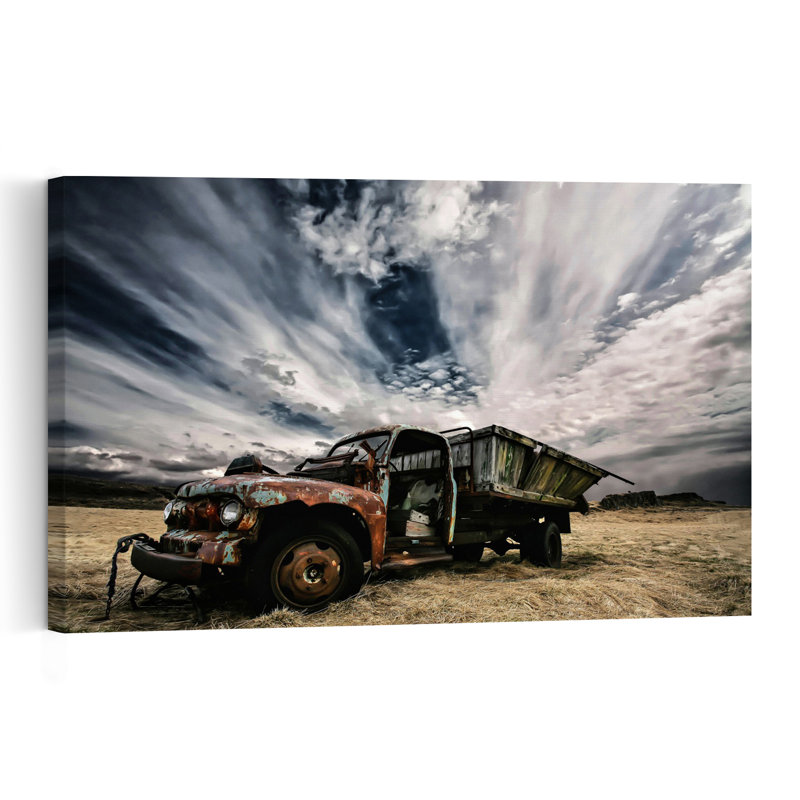 Camion rouillé sous le ciel, paysage rustique classique et dramatique, affiche murale nature, 40" H x 60" W