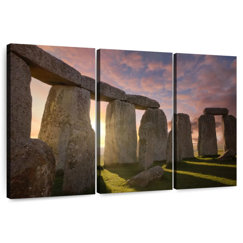 Rorry Stonehenge Sunburst, 20" H x 33" W