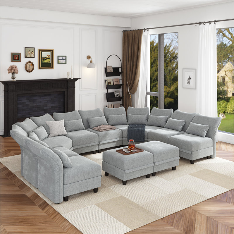 Canapé modulaire en chenille de 130 po avec repose-pieds Bernel, Microfibre/microsuède gris clair