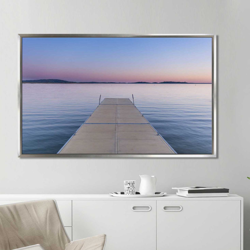 «Sweet Silence», reproduction de photo, H 27,5 po x l 43,5 po x P 2 po, Cadre flottant argent