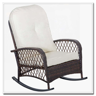 Chaise berçante d'extérieur en osier et rotin