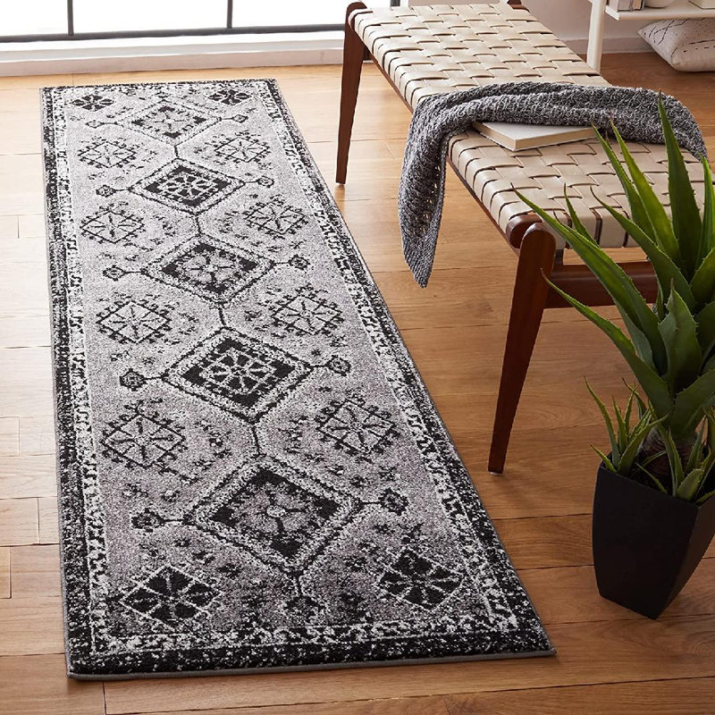 Tapis gris / noir Southwestern, Tapis de couloir 2 pi 3 po x 8 pi