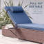Chaise longue d'extérieur en osier inclinable avec table d'appoint et coussins-866509103