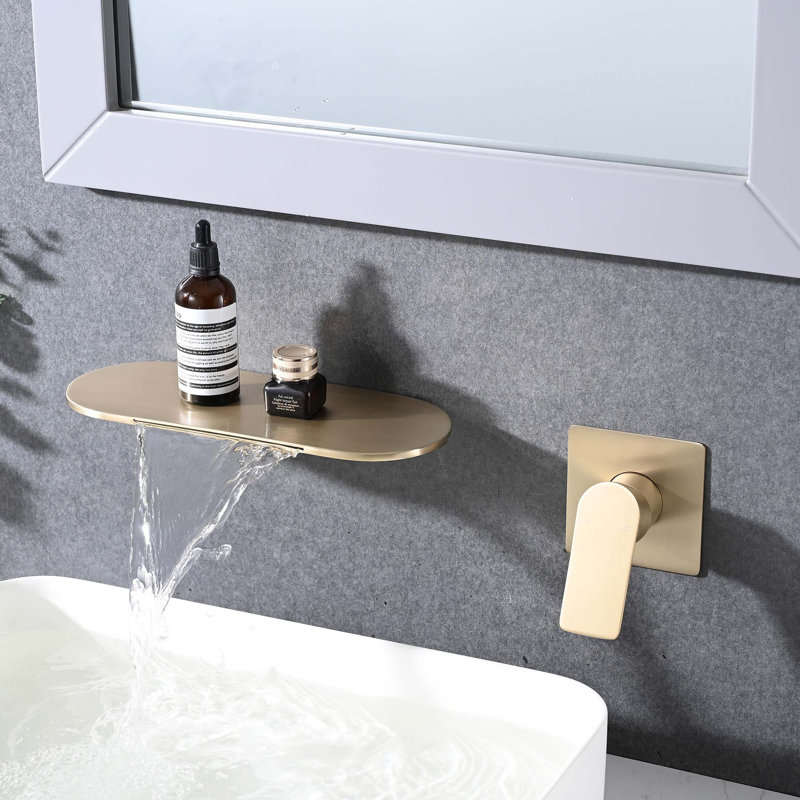 Robinet de lavabo de salle de bain mural moderne à poignée simple avec valve brute, bec de baignoire cascade à haut débit