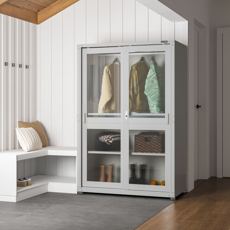 Armoire de rangement Seville Classics UltraHD en acier, 122 cm (L) x 183 cm (H), avec portes coulissantes verrouillables, étagères réglables et tringle à vêtements.