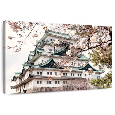 Lilie The Nagoya Castle