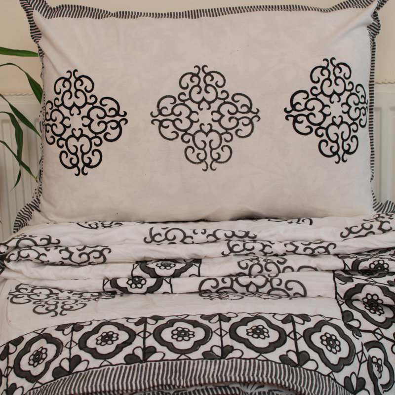 Bluffton Cotton Damask Bedspread with Pillowcases Included