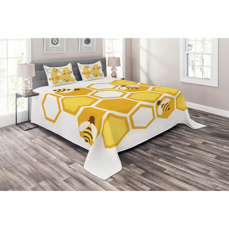 Farmhouse / Country Geometric Shapes Coverlet, King Bedspread + 2 Shams