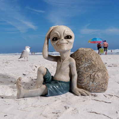 Statue extraterrestre surfer mec