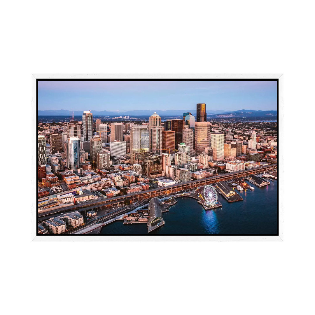 Seattle Downtown At Dusk von Matteo Colombo - Galerie-verpackte Leinwand Giclée auf Leinwand