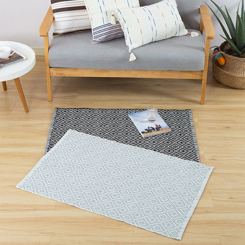 Grey Cotton Blend Woven Classic Diamond Geometric Small Area Rug 24" W, Runner 2' x 4'3"