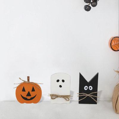 Assortiment de décorations d'Halloween - fantaisiste et fantaisiste pour l'intérieur et l'extérieur