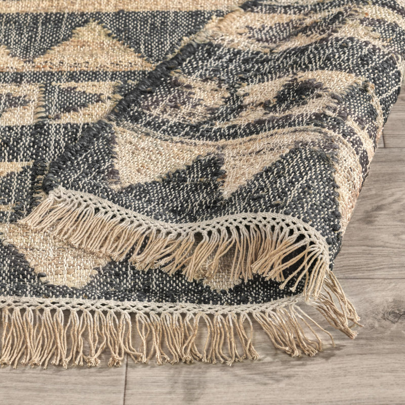 Camille Geometric Area Rug in Black/Beige, Rectangle 2'7" x 8'