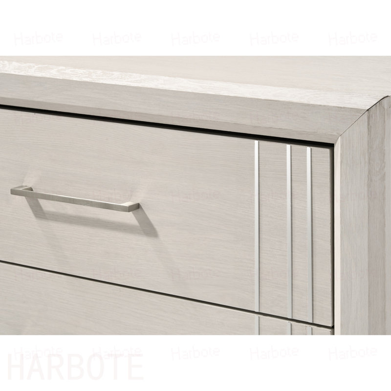 Armoire en bois à quatre tiroirs