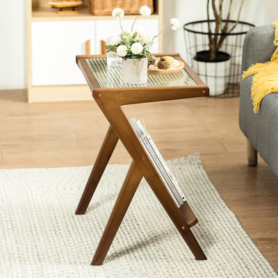 Table basse en verre avec table de chevet intégrée, marron, pratique et élégante pour les petits espaces de salon, grand espace de rangement grâce à son extrémité marron et son compartiment de chevet.