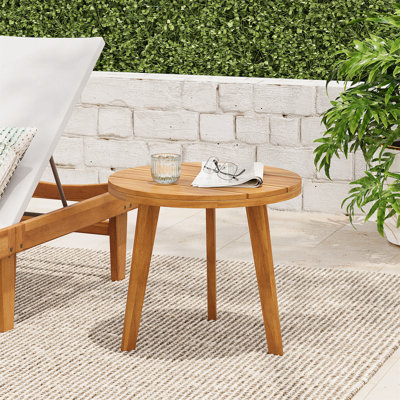 Acacia Round Outdoor Side Table With Weather-Resistant Build And Classic Slat Top Design For Versatile Patio Use.