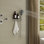 Support de douche 2 en 1, tablette de rangement intégrée et deux crochets compatibles