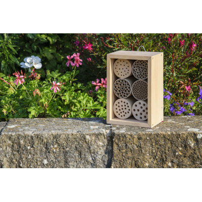 Free Standing Bumblebee House