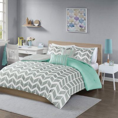 Nadia Comforter Set