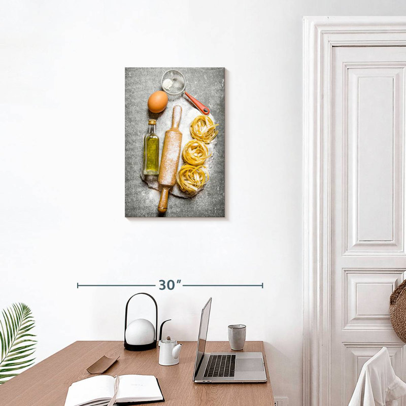 Senne Fresh Made Pasta, H 24 po x l 16 po