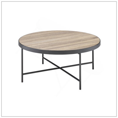 Table basse robuste de style industriel avec plateau en bois et détails en métal
