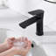 Robinet de salle de bain monocorps à poignée simple-98229980