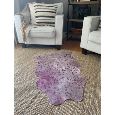 Mini tapis rose en peau de vache fabriqué à la main (46 po x 40 po)