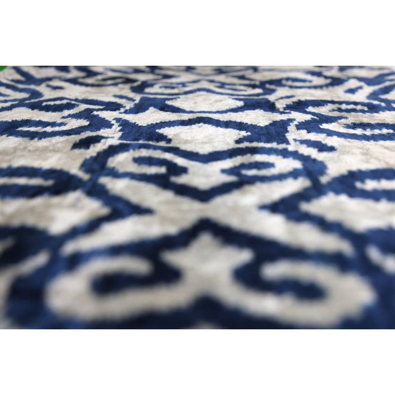 Coussin en velours fait à la main bleu marine Ikat - coussin décoratif en soie 16 x 24 po