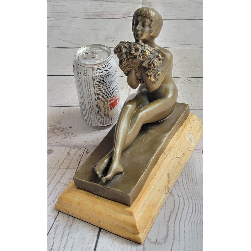 Figurines et sculptures Myrissa