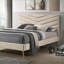 Structure de lit simple en flanelle de style Mid-Century beige avec tête de lit capitonnée à chevrons et amp; Pieds dorés en angle