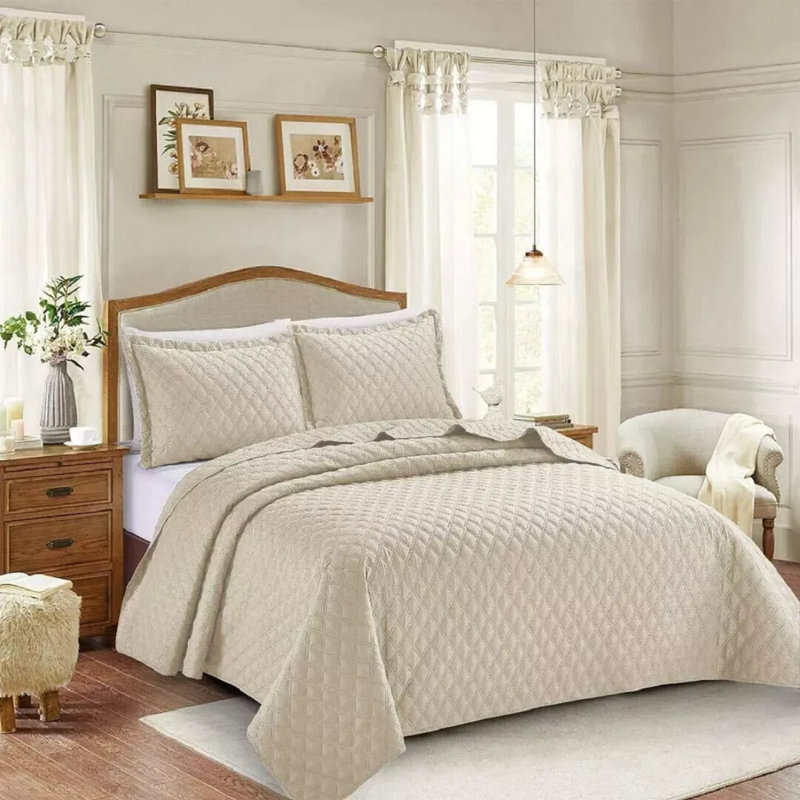 Elegant Comfort Inspiration Embossed Lightweight Bedspread Set – Soft Textured Polyester Coverlet with Pillow Shams, Beige