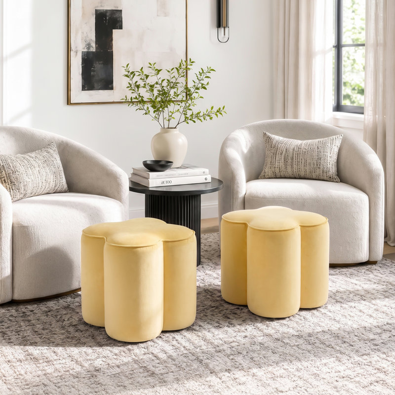 Pouf d'appoint moderne Leiani en velours, forme trèfle, 47 cm de large, pour salon, chambre et coiffeuse, Velours jaune