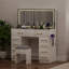 Meuble-lavabo de 46 po avec comptoir de maquillage à 10 tiroirs avec miroir et tabouret, table de coiffeuse à 3 modes d'éclairage, prise de courant, grand meuble-lavabo coulissant silencieux pour la chambre à coucher
