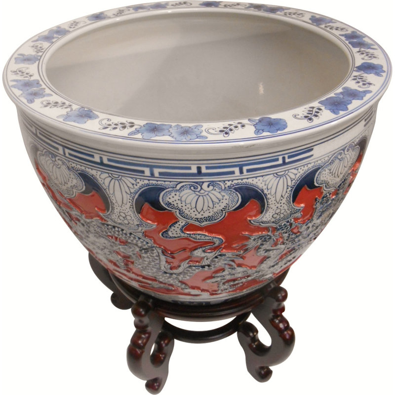 Dragon sculpté en porcelaine de Chine, H 18,5 po x l 25 po x P 25 po