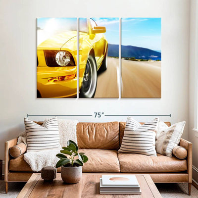 Voiture de sport Mehar Speeding Sunlit