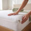  Housse de matelas à fermeture à glissière non tissée pour très grand lit 80 po x 78 po, couleur blanche | Protection complète | Poche profonde de 12 pouces | Matériau en polypropylène-131297187