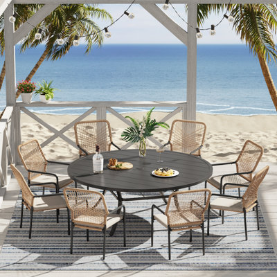 Brewer With Cushioned Chairs