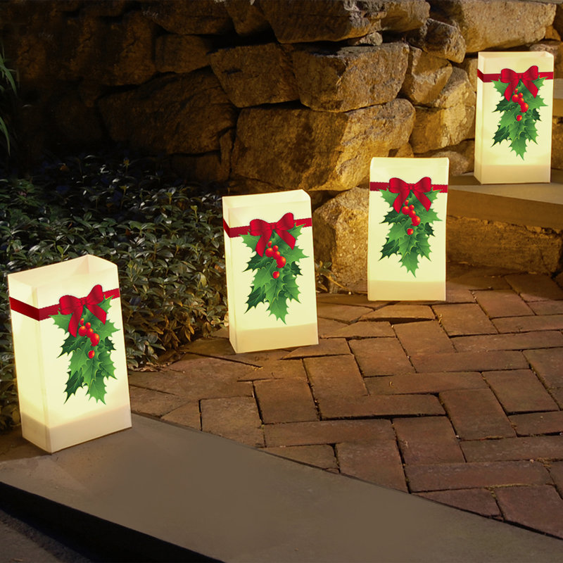 Holly Plastic Luminaria Bags - 12 Count