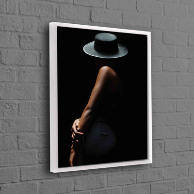 Décoration murale abstraite en toile de coton silhouette femme aux couleurs pastel pour un design intérieur élégant