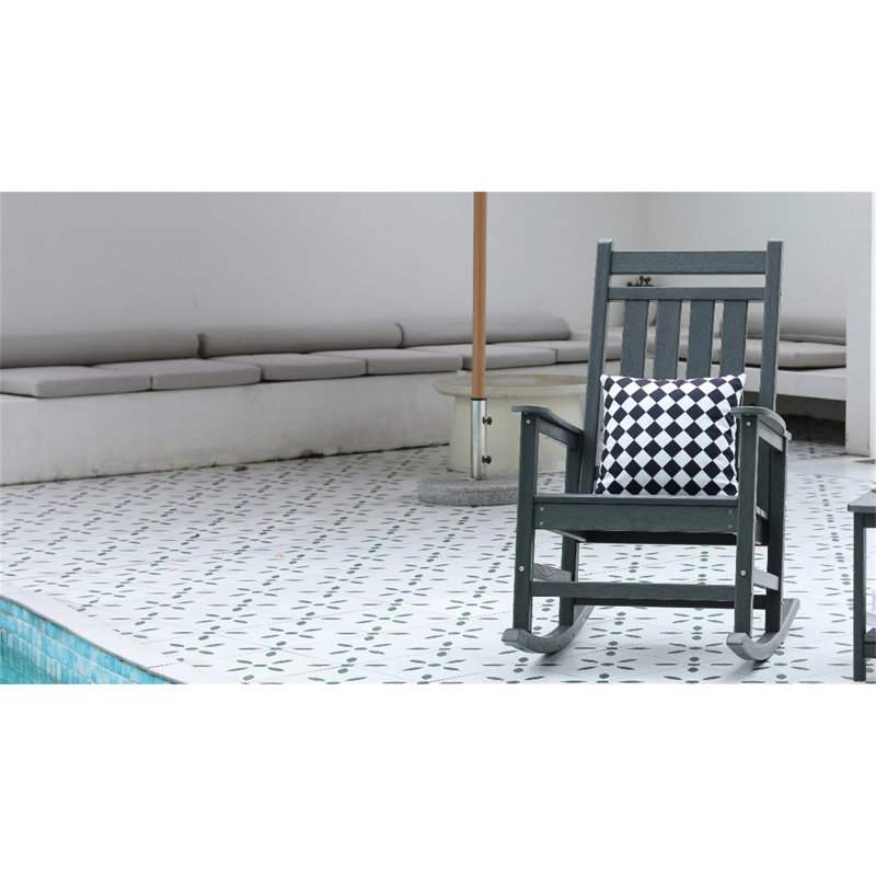 Chaise berçante surdimensionnée à texture de bois (excluant la table), Gris