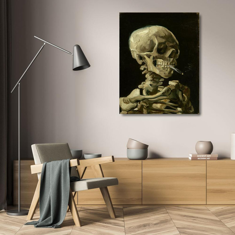 Crâne avec une cigarette allumée, H 24 po x l 19 po