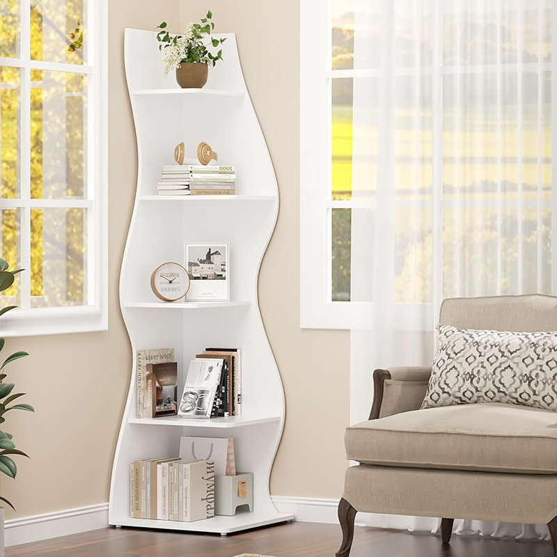Bibliothèque d'angle moderne à 5 niveaux avec tablettes réglables, étagère de rangement autoportante en forme de vague blanche, étagère d'appoint peu encombrante pour le salon, la chambre à coucher et le bureau personnel