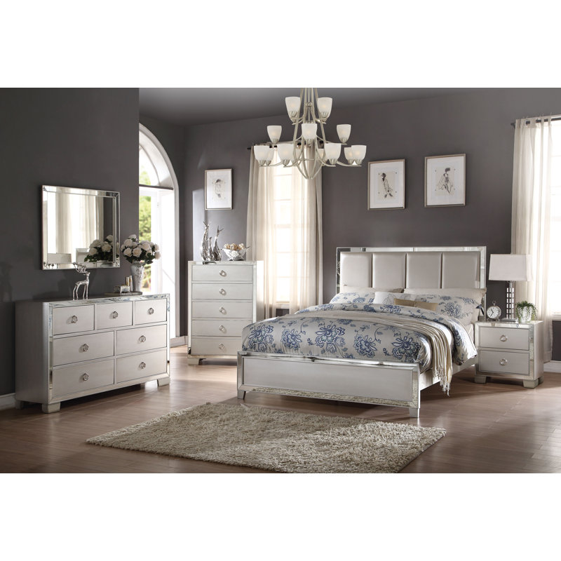 Hester 57'' W 7 - Drawer Dresser