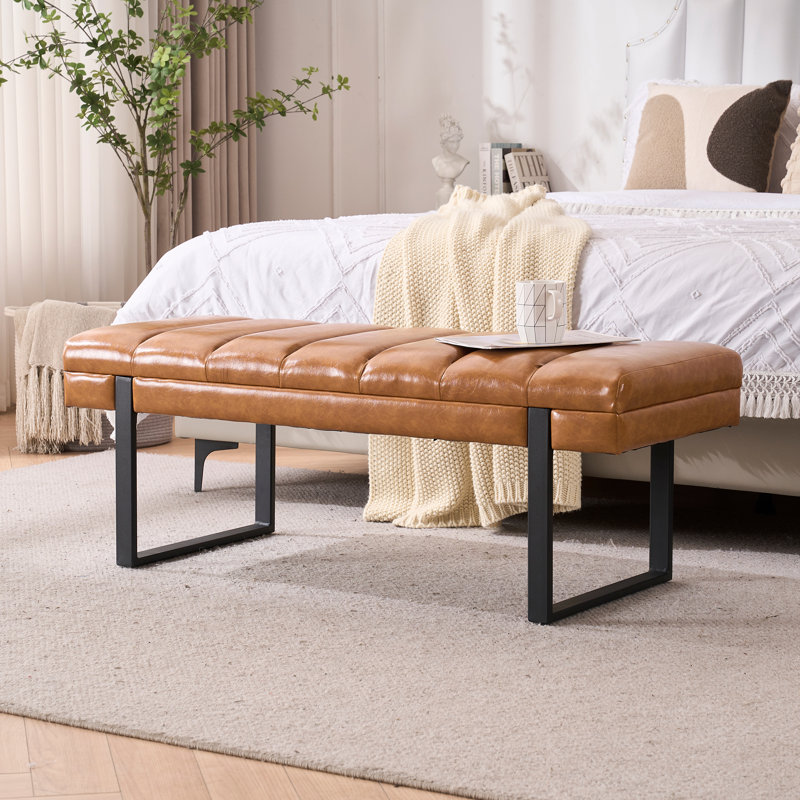 Banc de chambre à coucher l 46,5 po avec pieds en métal Laytona, Chameau, Noir