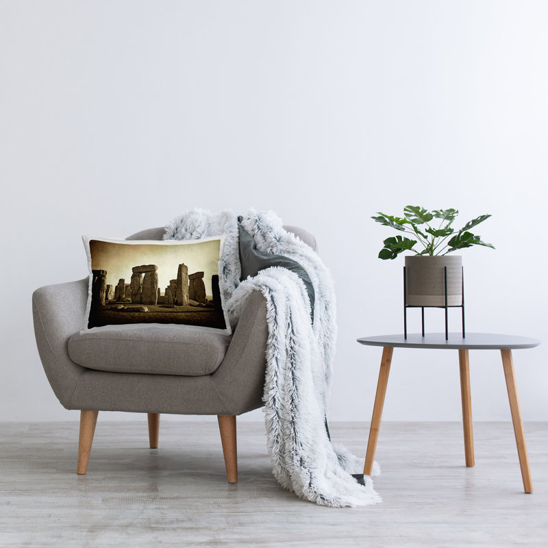 Coussin Distant Stonehenge