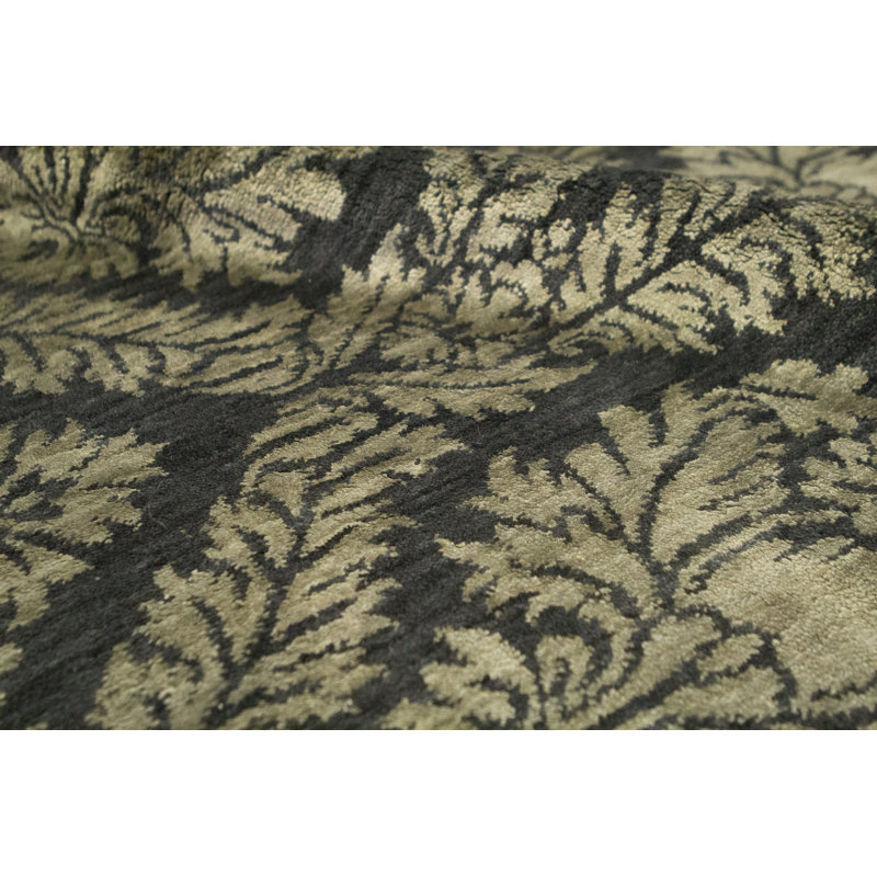 Hand Woven Wool Floral Area Rug