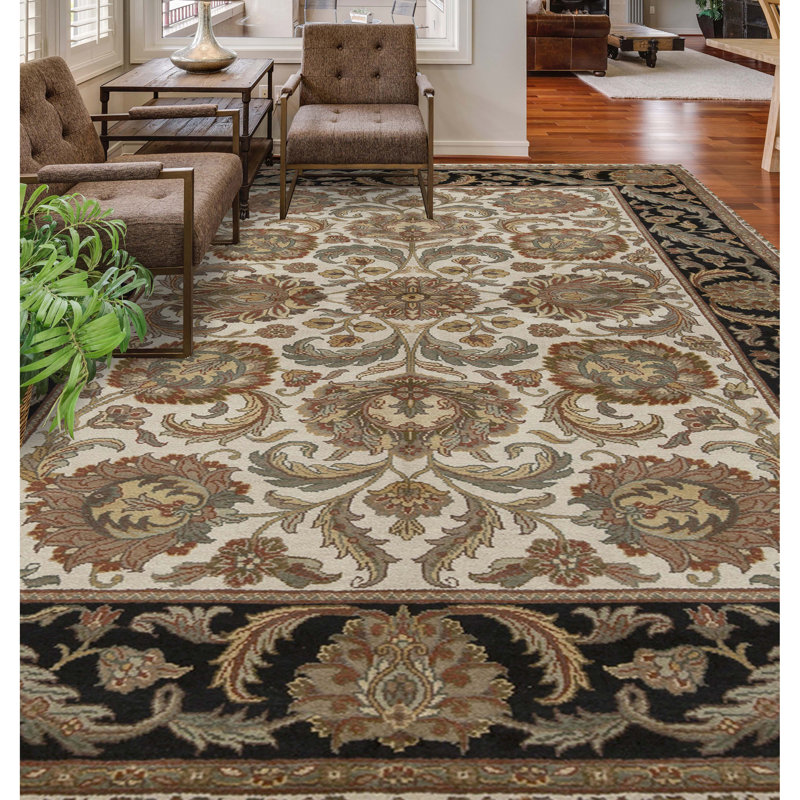 Hand Knotted Wool Oriental Area Rug in Ivory And Black