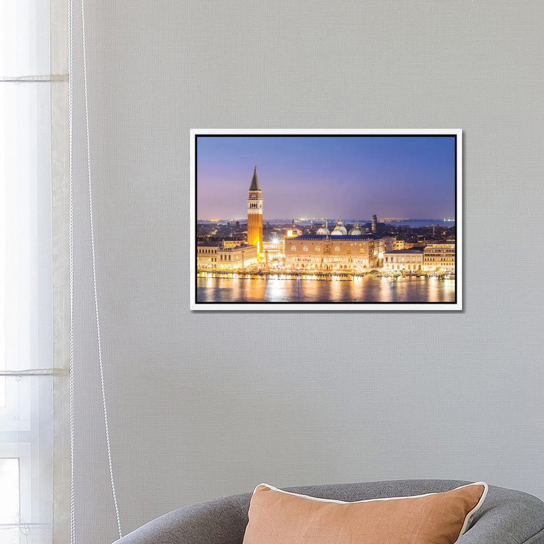 Luftaufnahme von Venedig bei Nacht von Matteo Colombo - Gallery-Wrapped Canvas Giclée