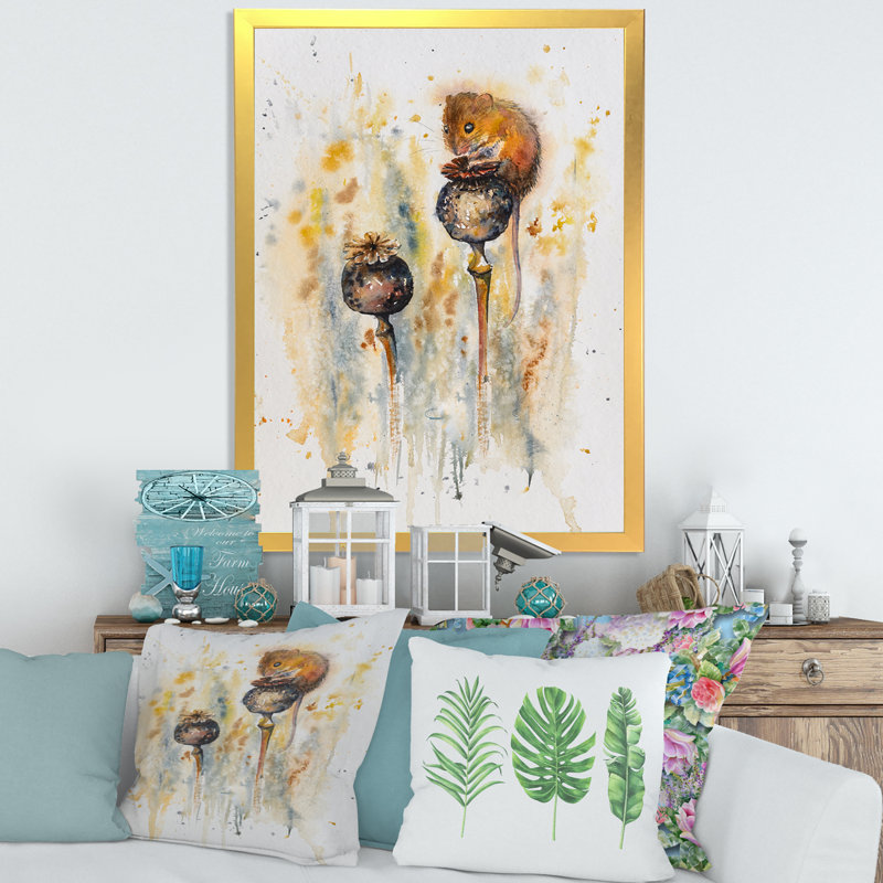 Souris assise sur des coquelicots - Peinture sur toile, H 20 po x l 12 po x P 1,5 po, Toile encadrée d'or