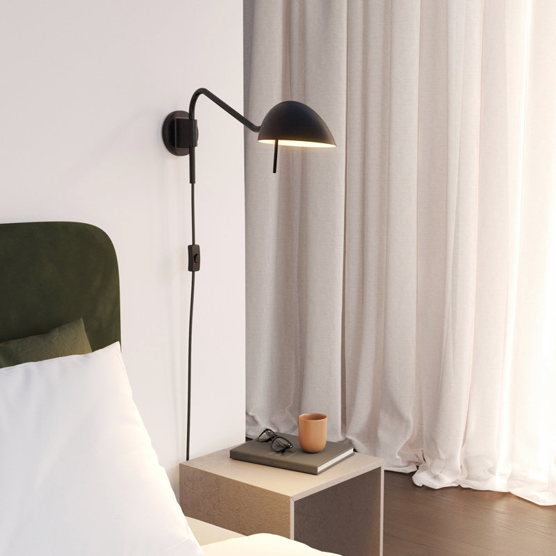 Serge 1 - Light Armed Sconce, Matte Black